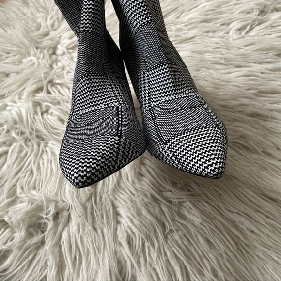 Something Navy Nix Plaid Houndstooth Black White Ankle Sock Booties EUC Size 9 - Picture 7 of 11